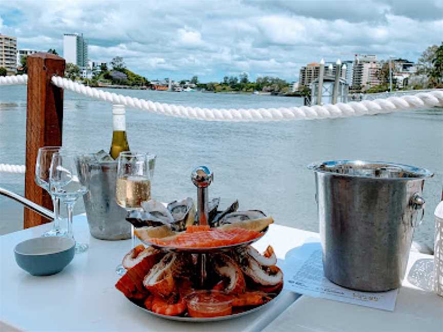 Fresh oysters, sashimi salmon, local bugs, prawns and lobster ...