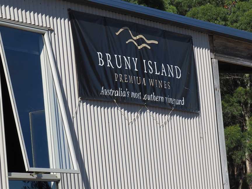 Bruny Island Premium Wines, Lunawanna, TAS