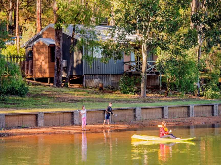 Evedon Lakeside Retreat, Burekup, WA