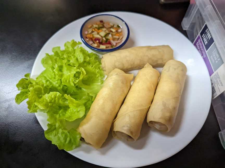 Family Thais: Lamom's Thai Tucker and Takeaway, Manunda, QLD