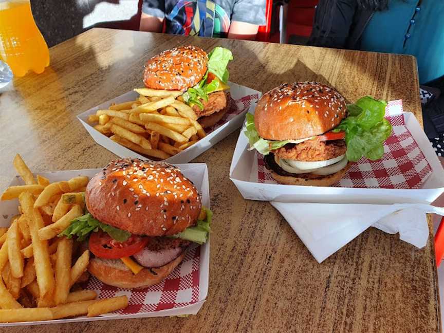 HITTIN’ THE GRILL, Helensvale, QLD