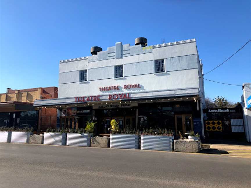 Lola - Pizza Bar & Bottleshop, Castlemaine, VIC