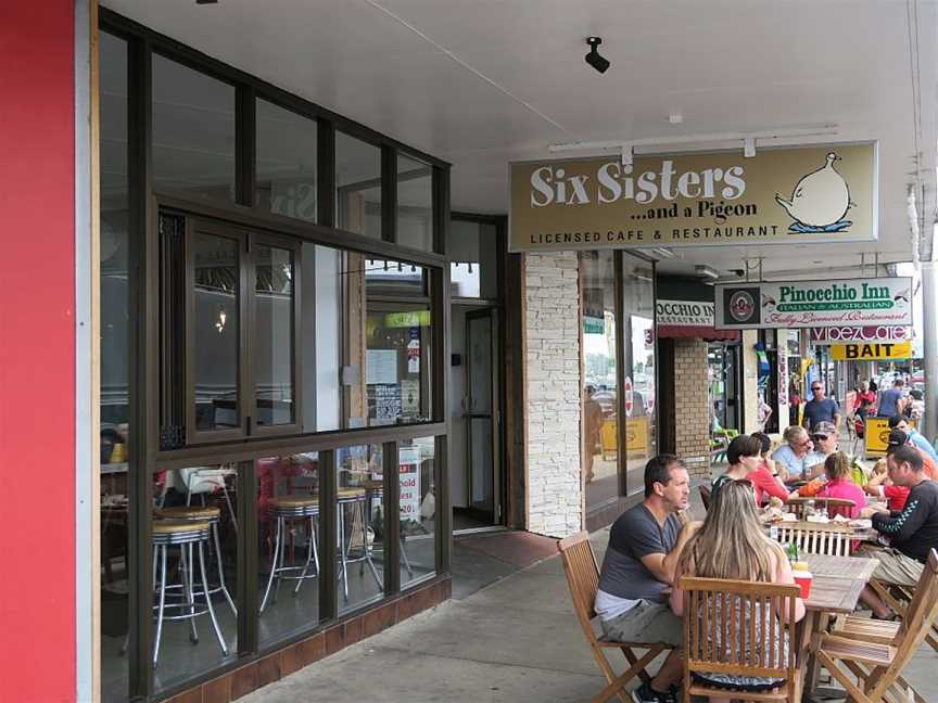 Six Sisters & A Pigeon, Lakes Entrance, VIC