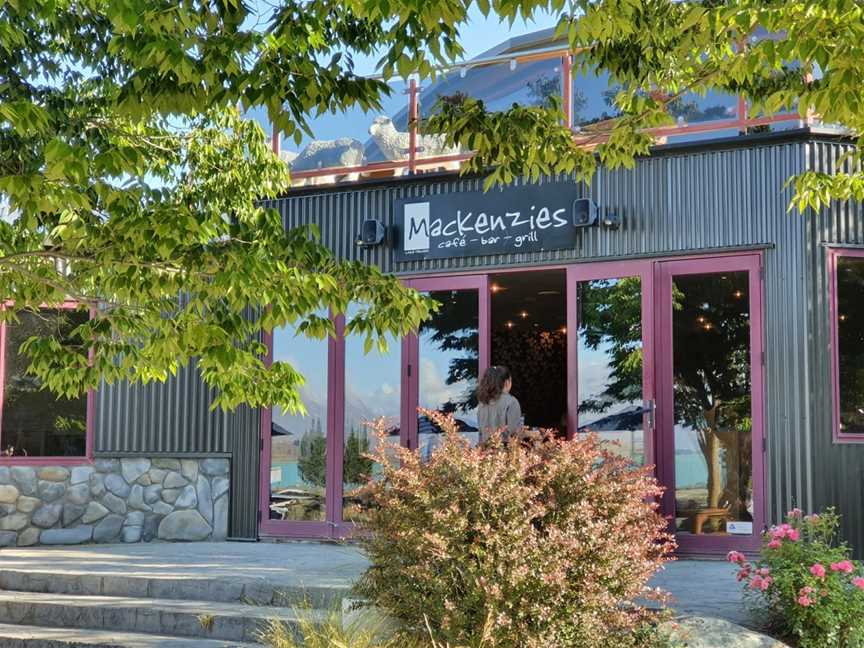 Mackenzies Cafe Bar & Grill, Lake Tekapo, New Zealand