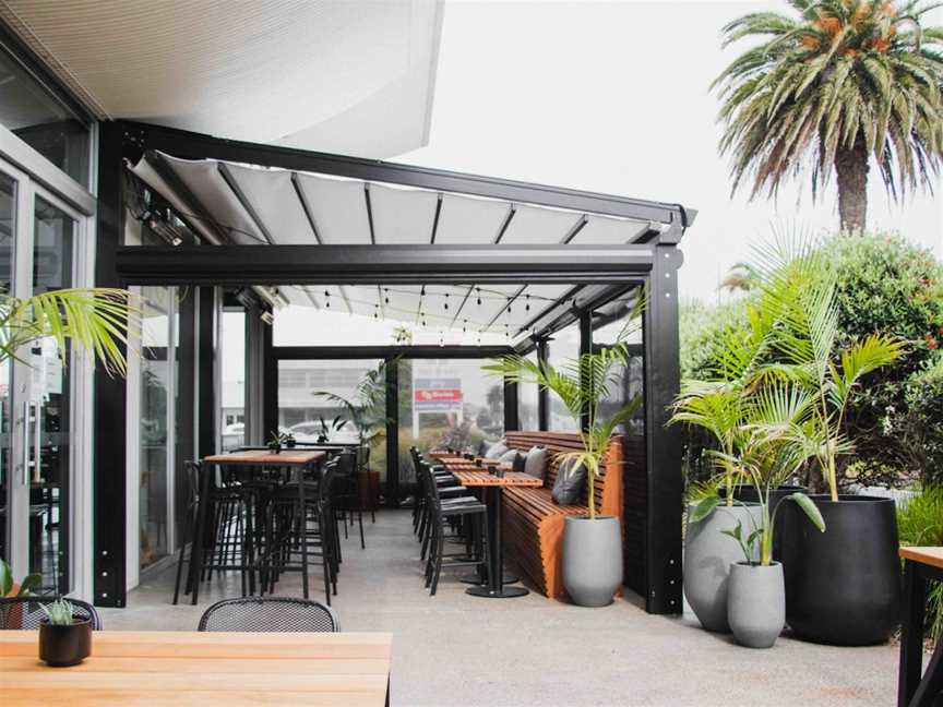 Rain Bar & Restaurant, Papamoa Beach, New Zealand