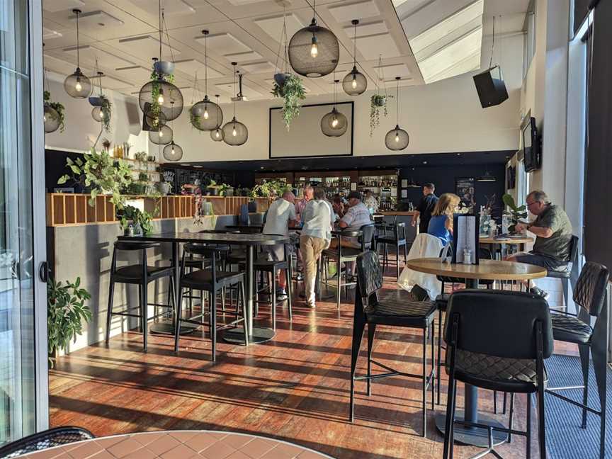 Rain Bar & Restaurant, Papamoa Beach, New Zealand