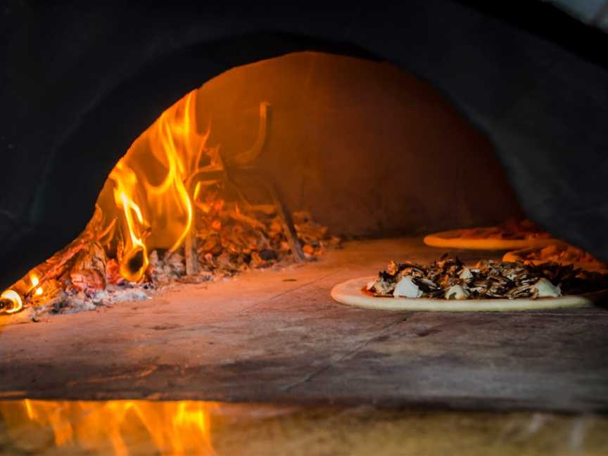 Stumpy's Pizza, Titirangi, New Zealand