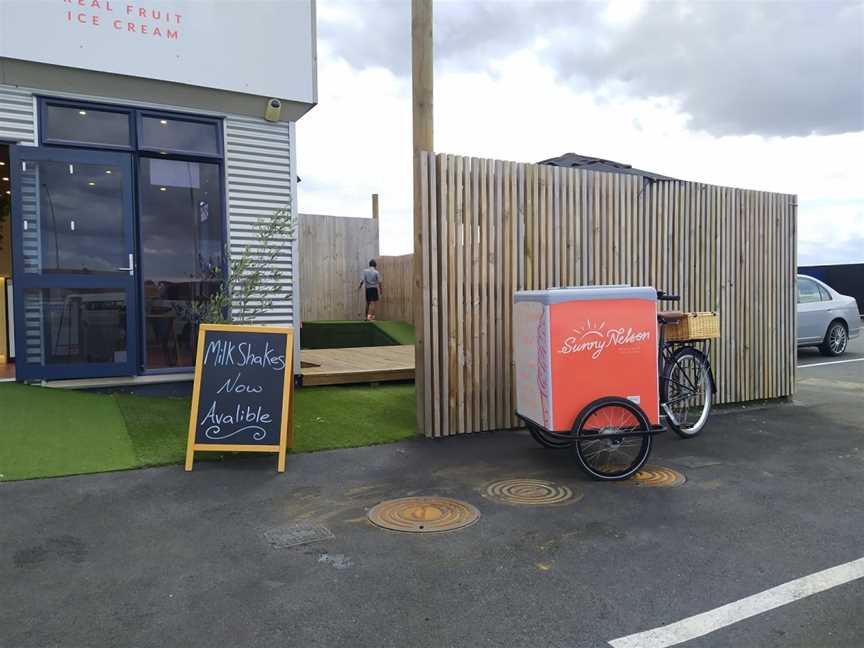 Sunny Nelson Real Fruit Ice Cream, Frankton, New Zealand