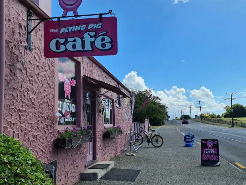 The Flying Pig Cafe, Duntroon, New Zealand