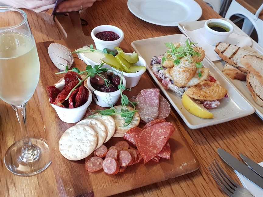 Waterfront Bar & Kitchen, Raumati Beach, New Zealand