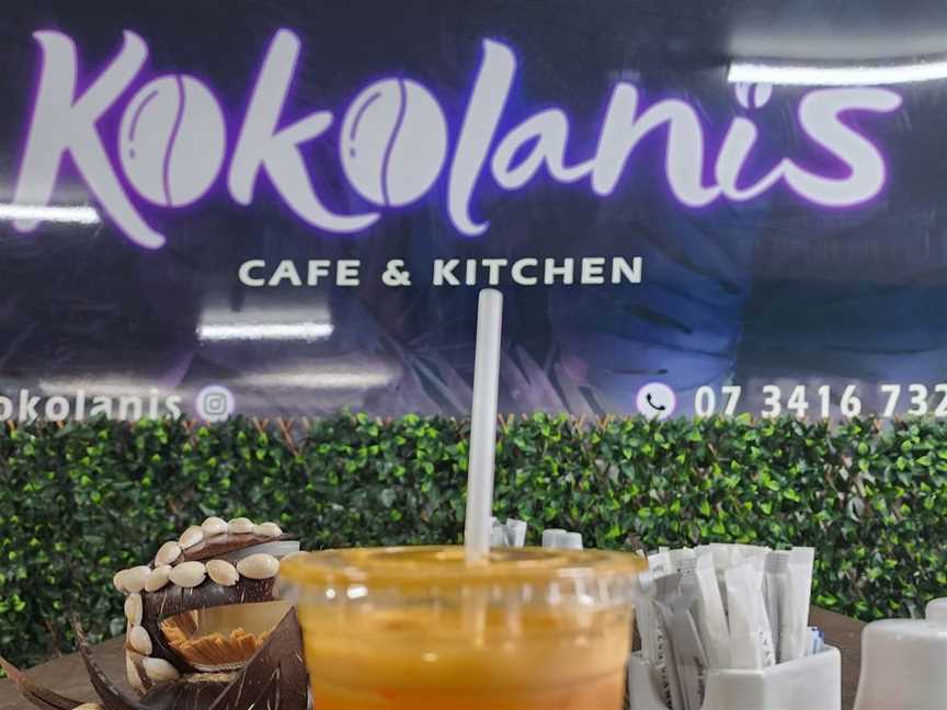 Fresh cold drinks at Kokolanis Cafe