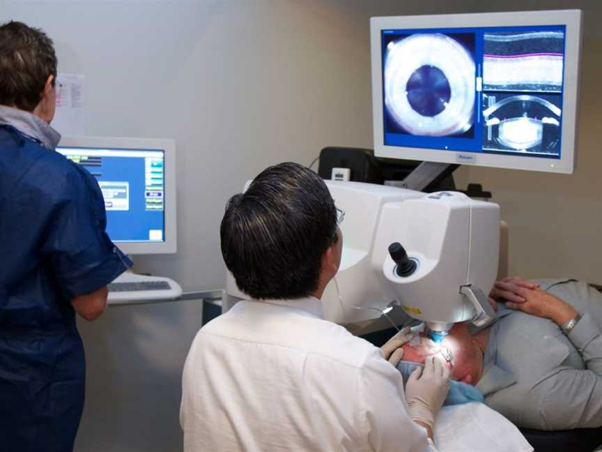 Murdoch Eye Centre Ophthalmologist performing eye test