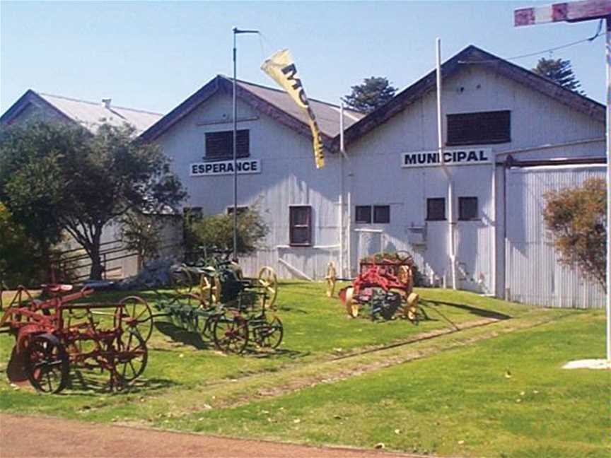 Esperance Visitor Centre, Travel and Information Services in Esperance