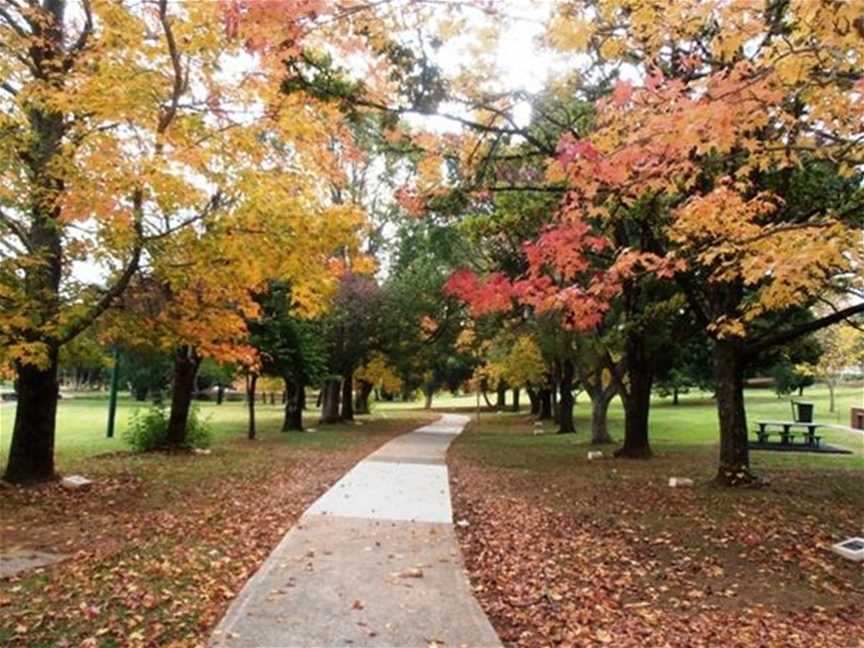 Stirk Park, Local Facilities in Kalamunda