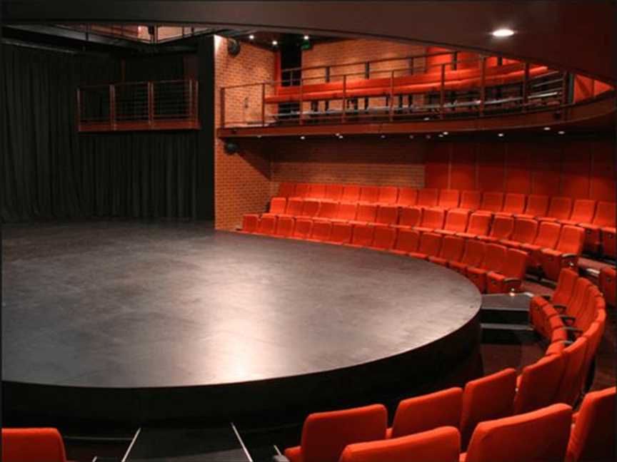 Roundhouse Theatre, Local Facilities in Mt Lawley