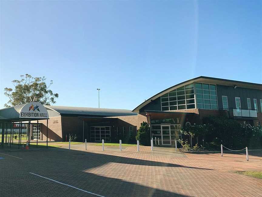 Cannington Exhibition Centre & Showgrounds, Local Facilities in Cannington