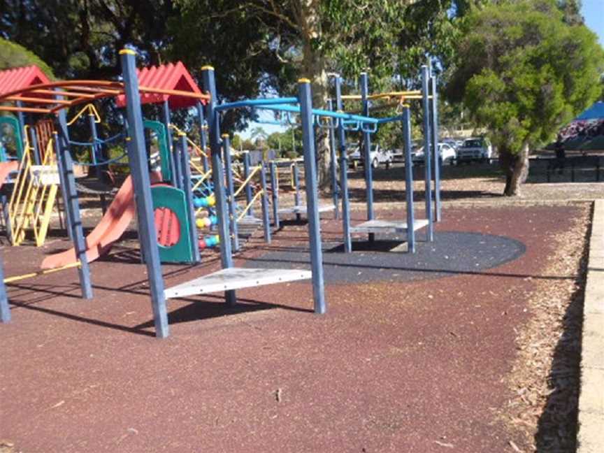 Alexander Heights Park, Local Facilities in Alexander Heights