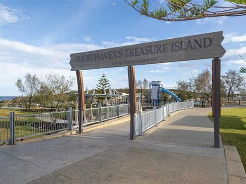 Shorehaven's Treasure Island Adventure Playground, Local Facilities in Alkimos