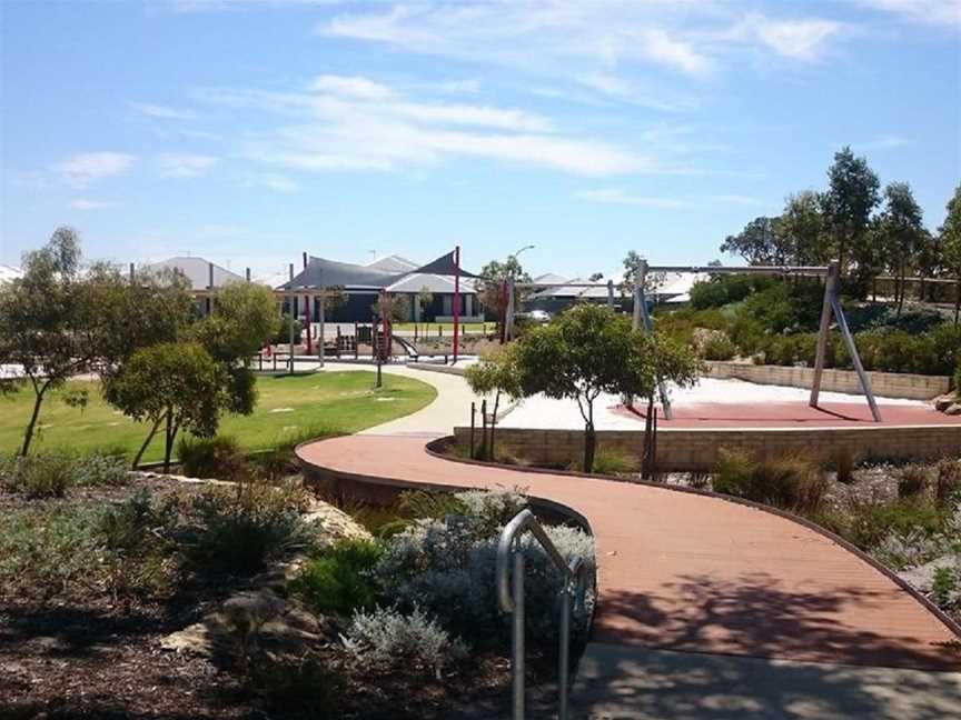 Huntington Park, Local Facilities in Landsdale