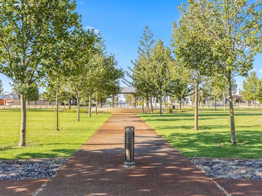 Kahana Park, Local Facilities in Butler