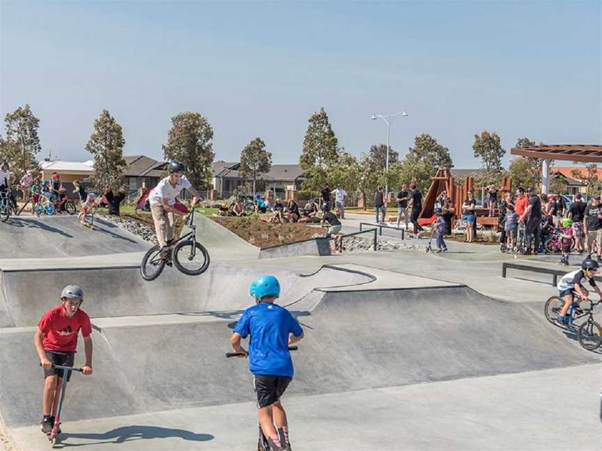 Banksia Grove Skate Park, Local Facilities in Banksia Grove