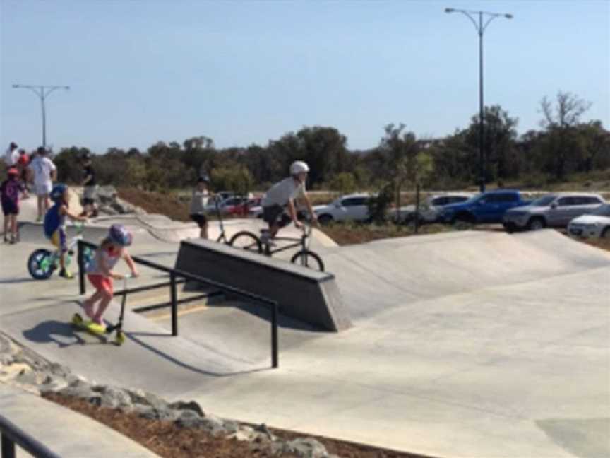 Banksia Grove BMX track, Local Facilities in Banksia Grove