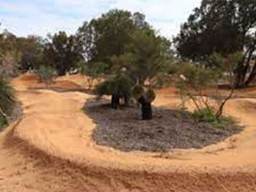 Carramar BMX track, Local Facilities in Carramar