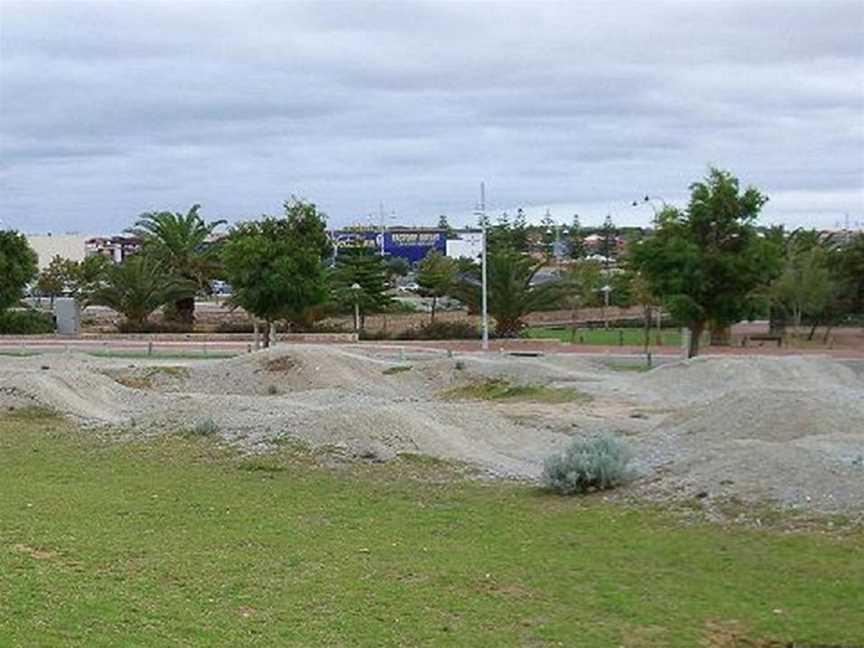 Clarkson BMX track, Local Facilities in Clarkson