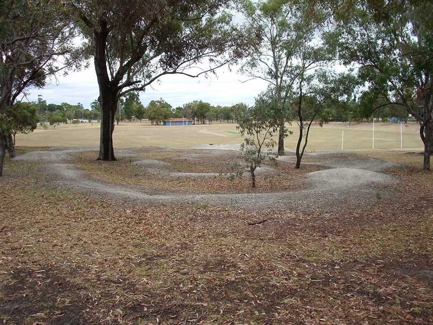 Koondoola BMX track, Local Facilities in Koondoola