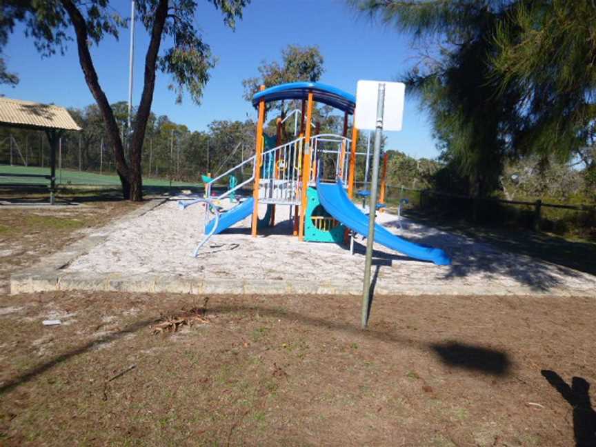 Montrose Park, Local Facilities in Girrawheen