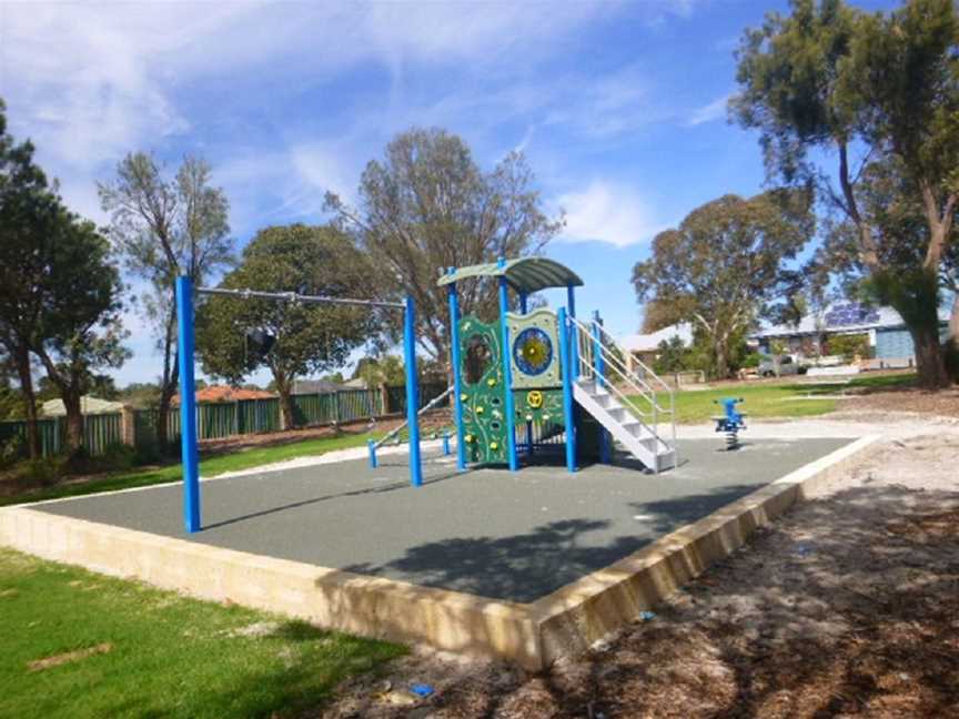 Mist Park, Local Facilities in Banksia Grove