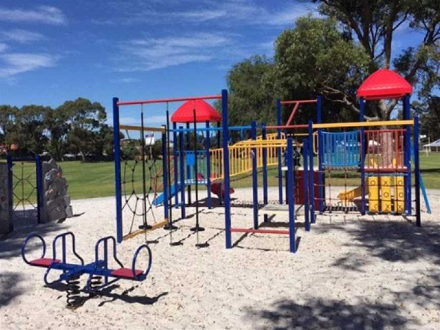 Richard Aldersea Park, Local Facilities in Clarkson