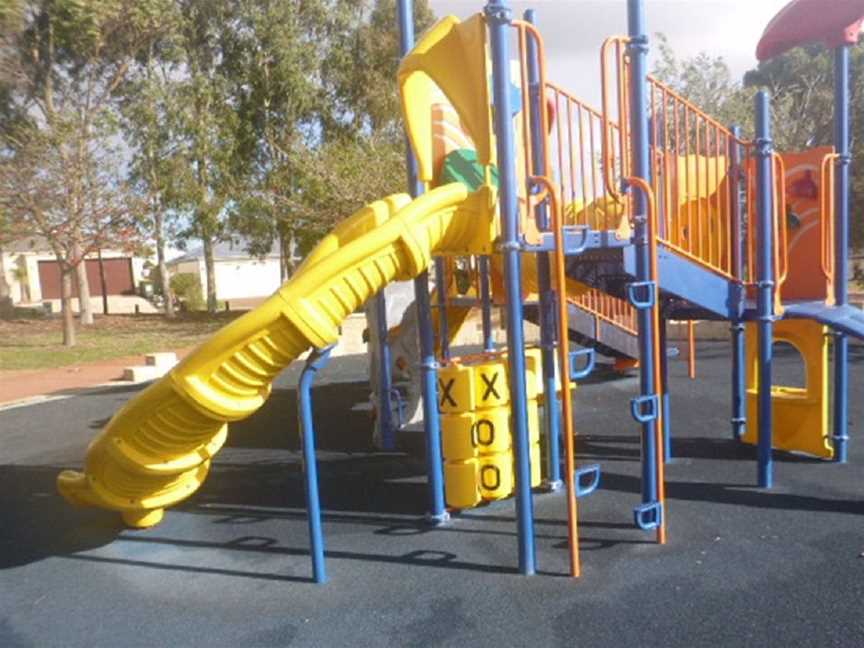 Rosinski Park, Local Facilities in Tapping