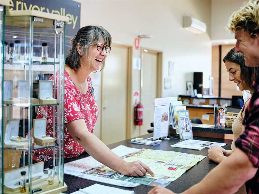 Collie Visitor Centre, Local Facilities in Collie