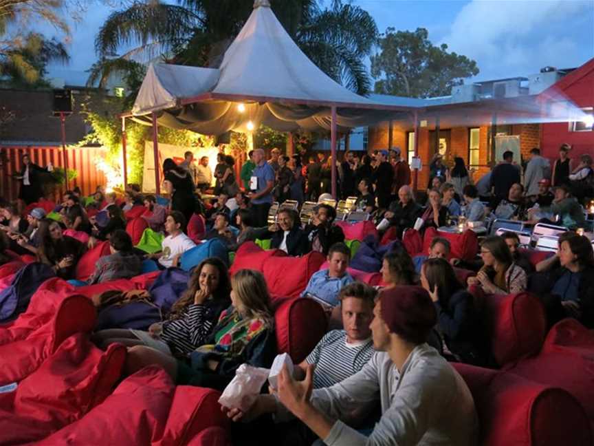 Luna Outdoor Cinema, Local Facilities in Leederville