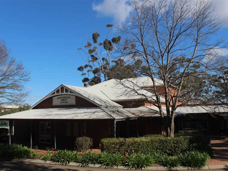 Kalamunda Performing Arts Centre, Local Facilities in Kalamunda