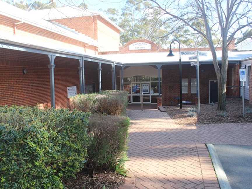 Kalamunda Performing Arts Centre, Local Facilities in Kalamunda