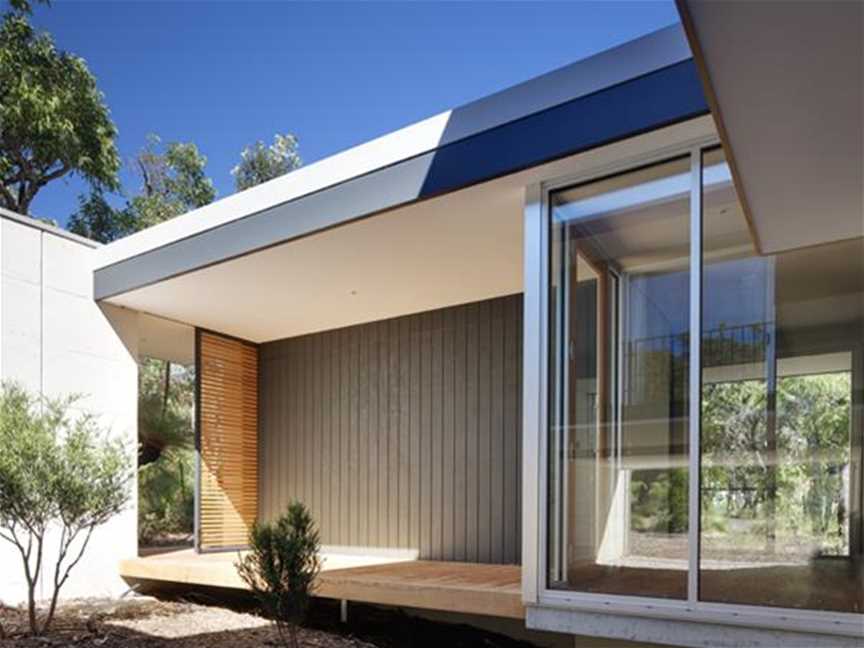 Private enclosed Courtyard at the Entry of the home