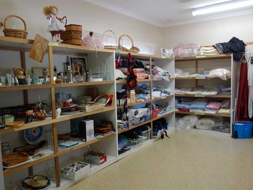 Dongara Charities, Shopping in Dongara