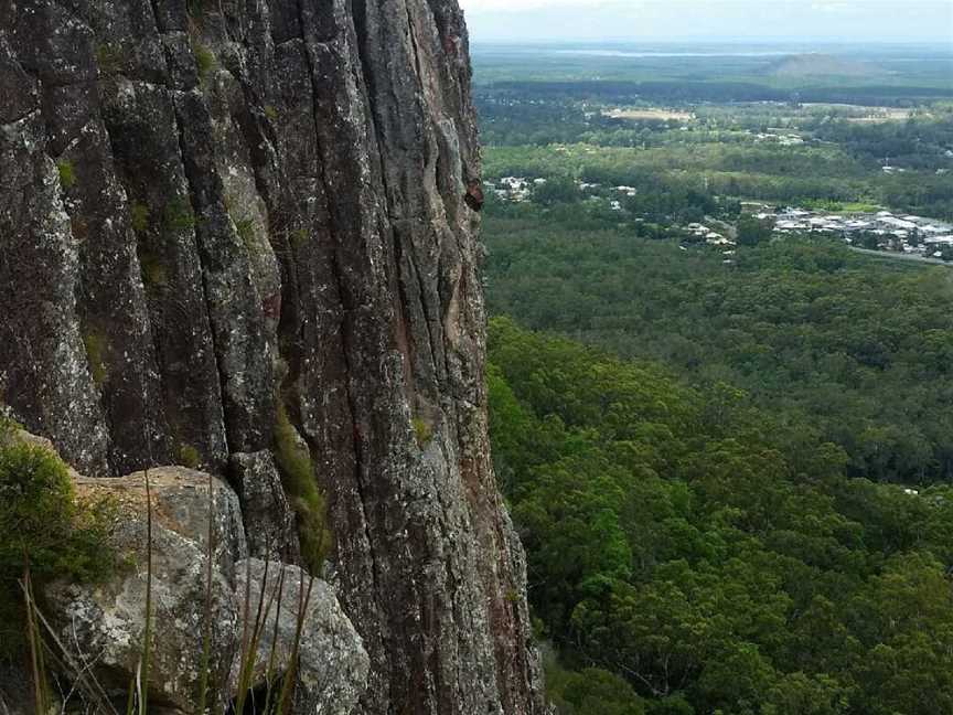 Pinnacle Sports - Abseiling Mount Ngungun, Glass House Mountains, QLD