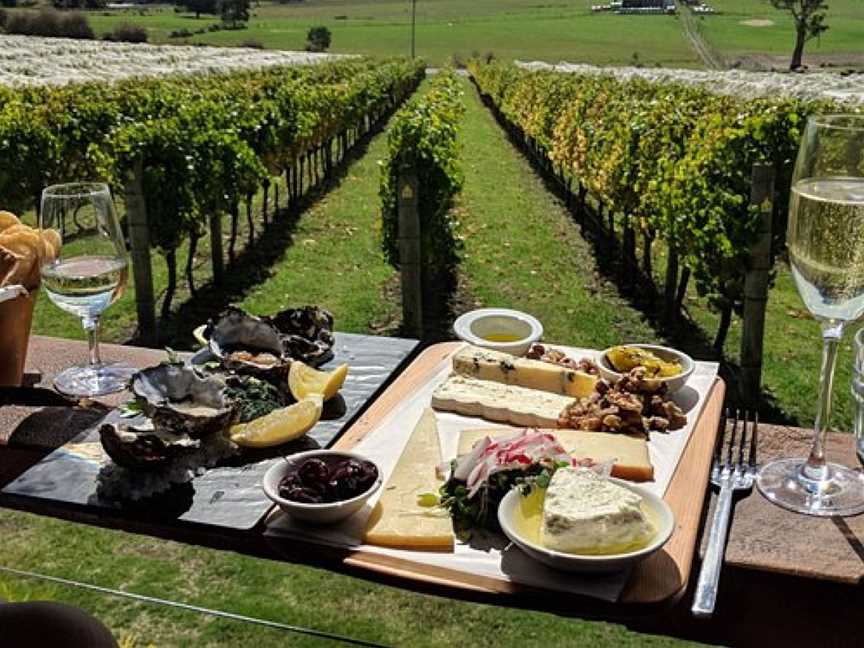 Tasmanian Wine & Cheese Tours, Launceston, TAS