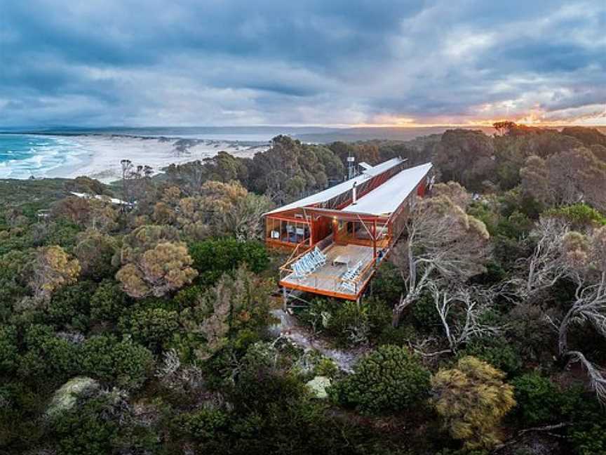 Bay of Fires Lodge Walk by Tasmanian Walking Company, Mount William National Park, TAS