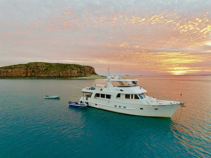 Aroona Luxury Boat Charters - Day Cruise, Yorkeys Knob, QLD