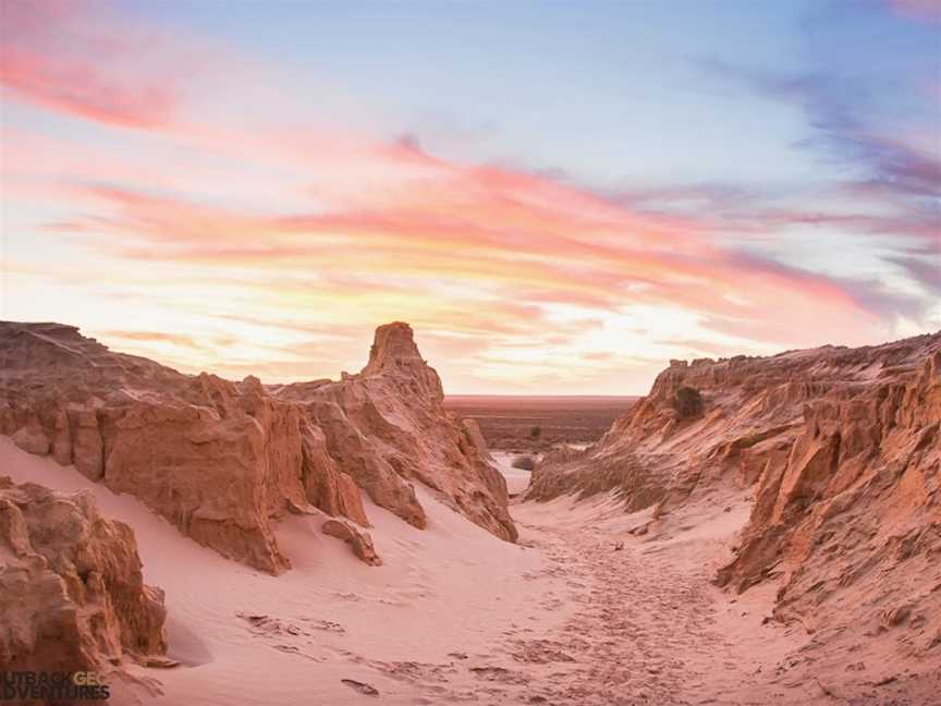 Mungo National Park Tours - Outback Geo Adventures, Balranald, NSW