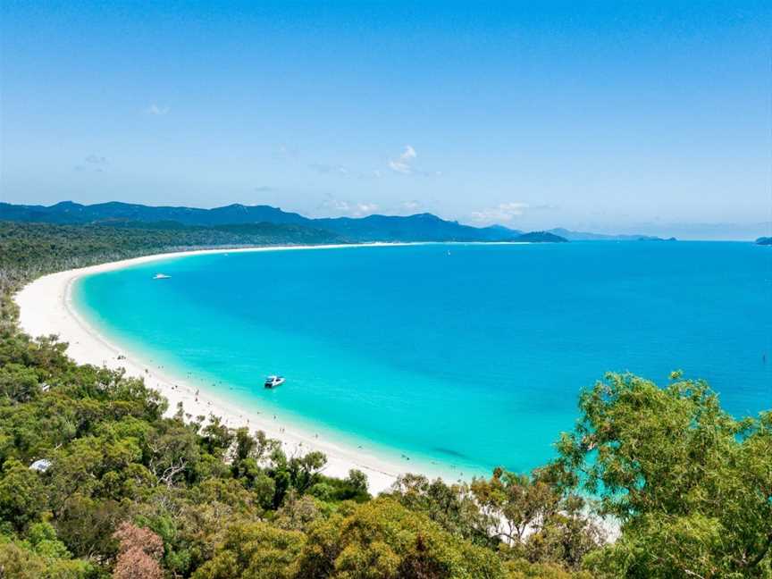 ZigZag Whitsundays - Airlie Beach Snorkelling And Whitehaven Beach Tour, Airlie Beach, QLD