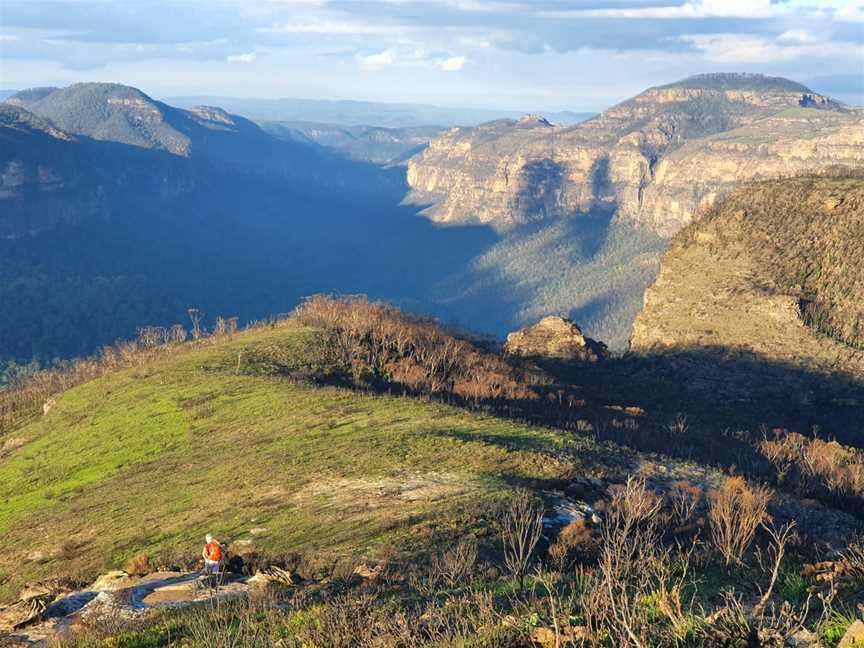 Hiking in the Blue Mountains...by Wolfgang & Hedi, Bullaburra, NSW