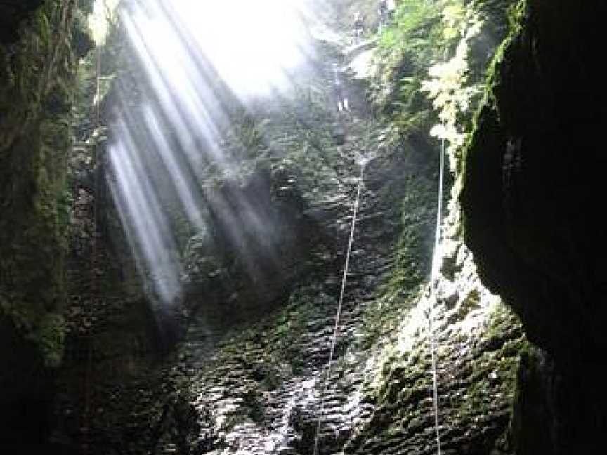 Kiwi Cave Rafting, Hangatiki, New Zealand