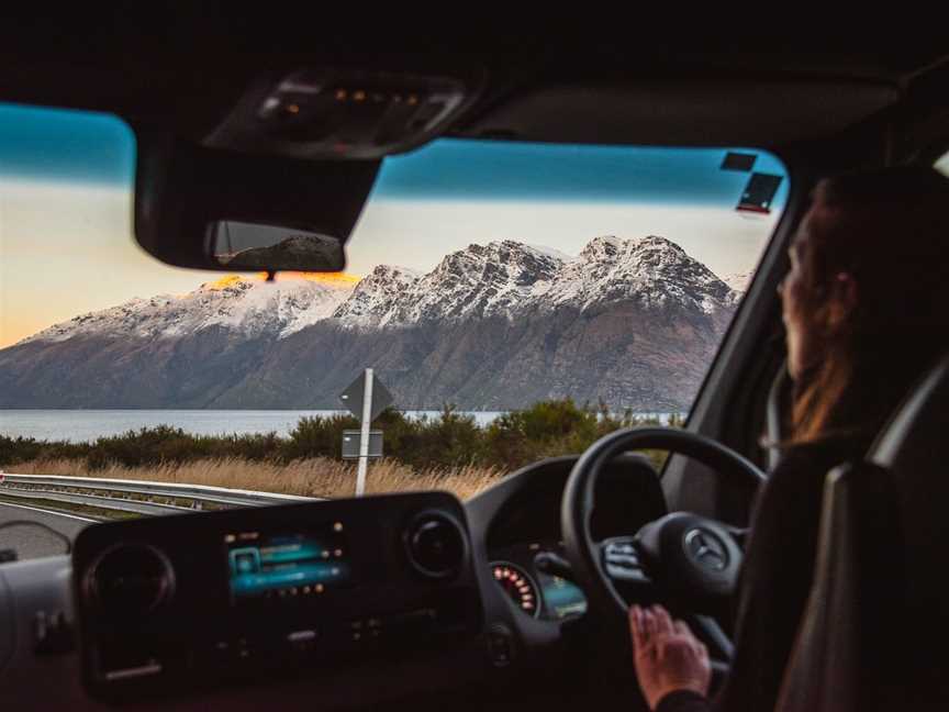 Milford Sound BBQ Bus, Te Anau, New Zealand