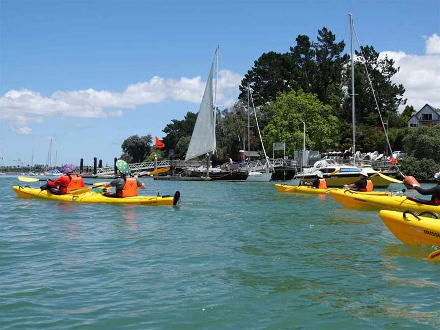 The Riverhead Tavern Kayak Tour, Tours in Auckland