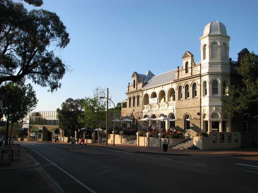 Broken Hill Hotel Albany Highway Victoria Park.JPG